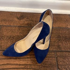 NWOT: HELLO HOT HEELS. Blue faux suede size 39 or US 8.